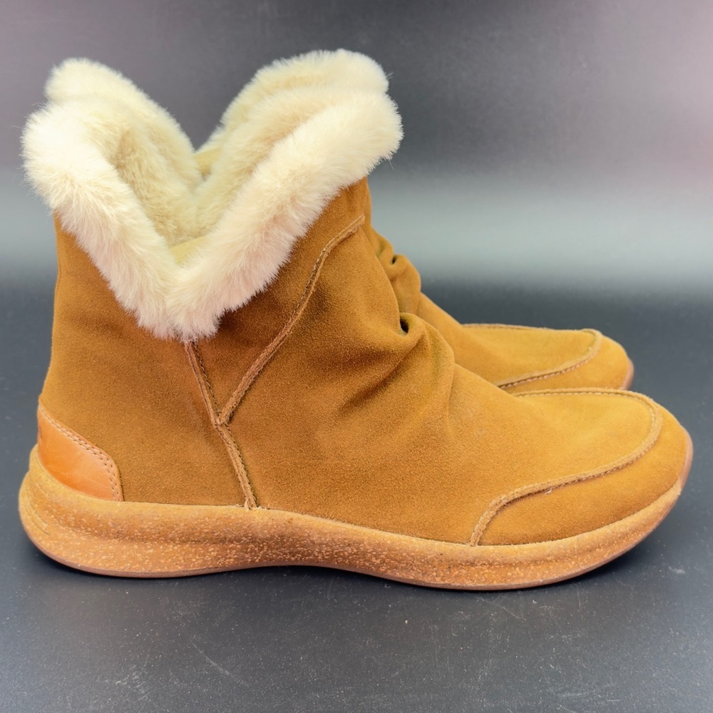 Taos Footwear Faux Fur Lined Suede Booties - Picture 3 of 11